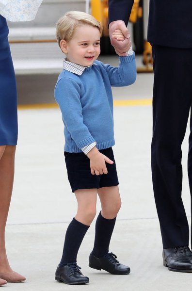 英国皇室最小的王子图片